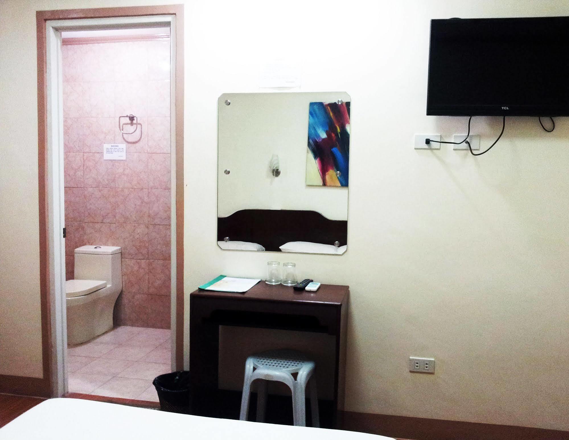 Reddoorz Near Old Tagbilaran Airport Hostel Exterior photo