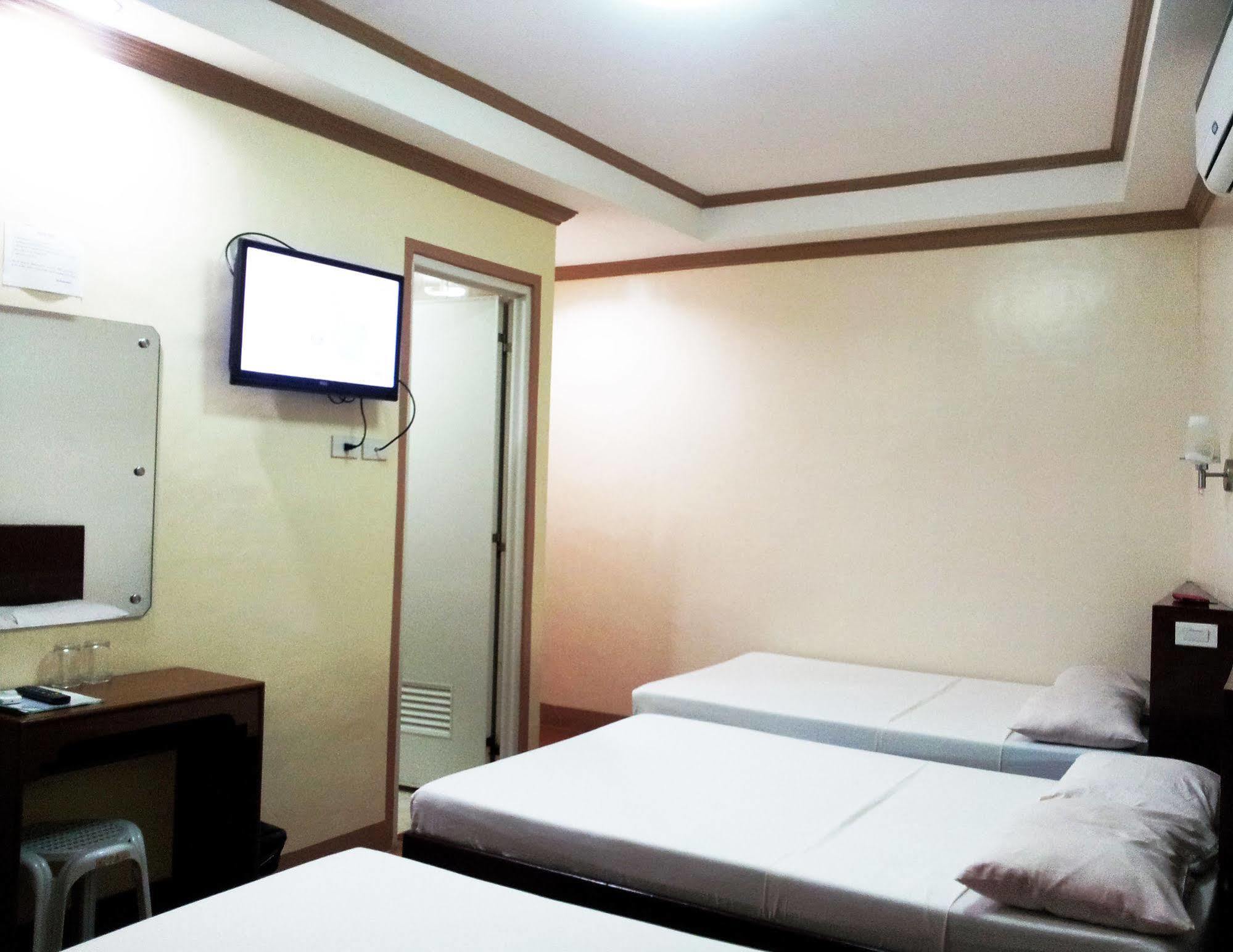 Reddoorz Near Old Tagbilaran Airport Hostel Exterior photo